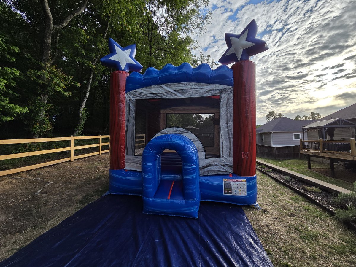 runningwild11's tweet photo. Wrapping up another fun day with Running Wild Inflatables. 
https://t.co/8acHHedHcl https://t.co/uhq8JJLcde