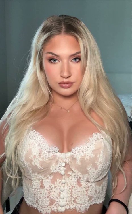 PayMyla's tweet image. I just received 50 Roses 🌹 from Anonymous via Throne. Thank you! throne.com/brattyymyla #Wishlist #throne