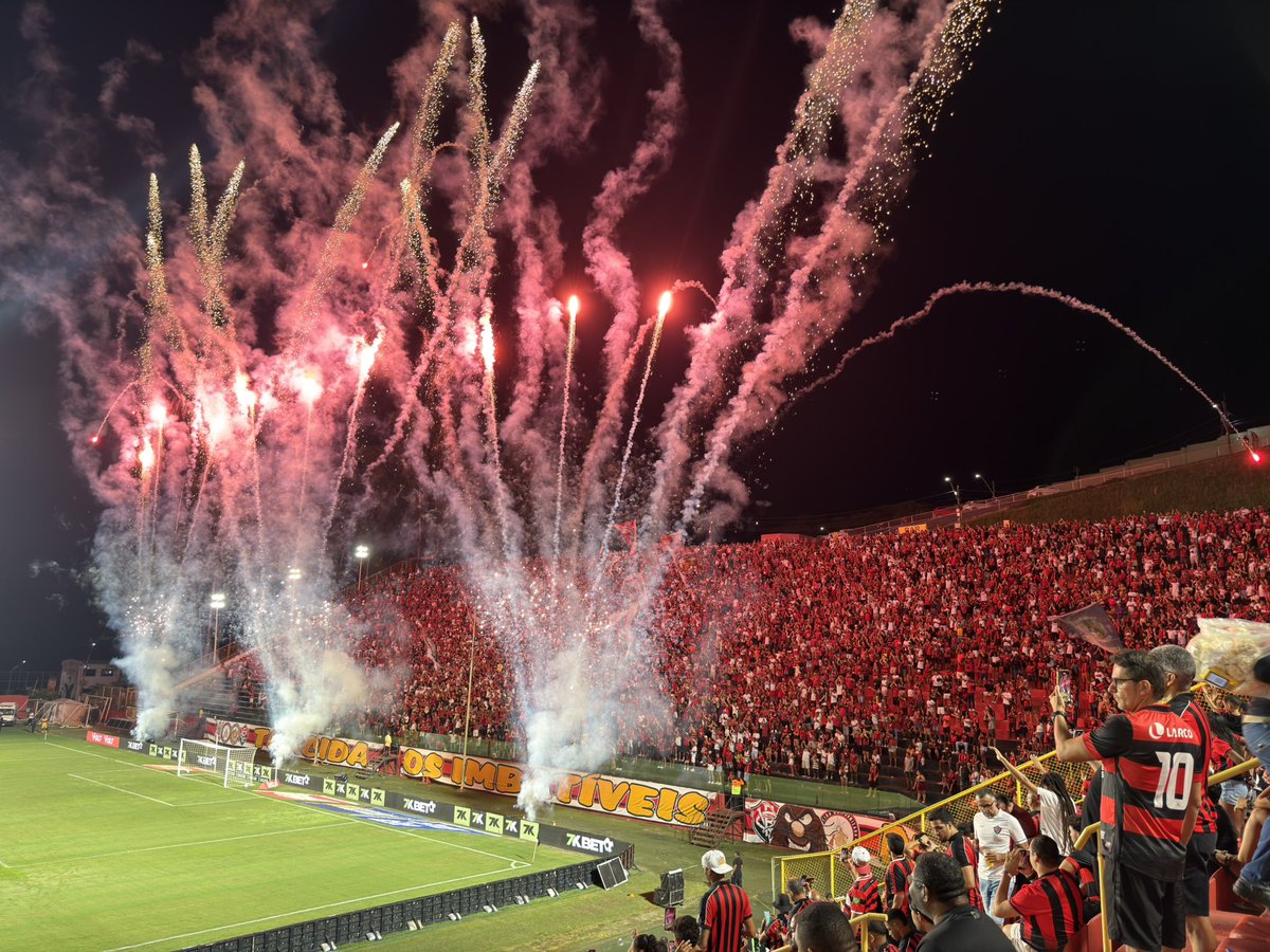 thaís silvany ❤️🖤 tweet media