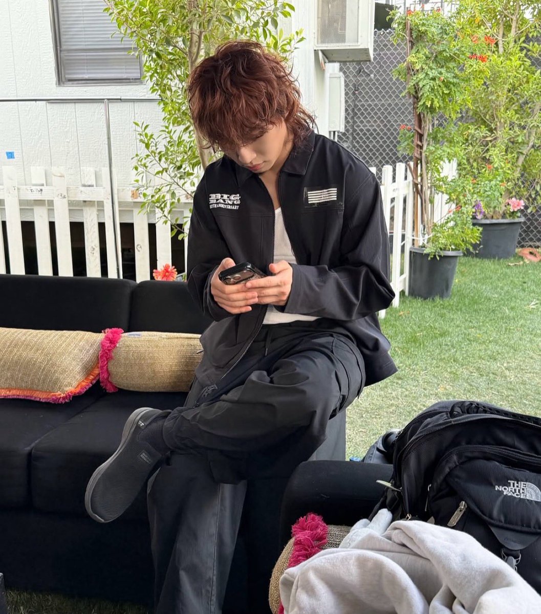 D-LITE tweet media
