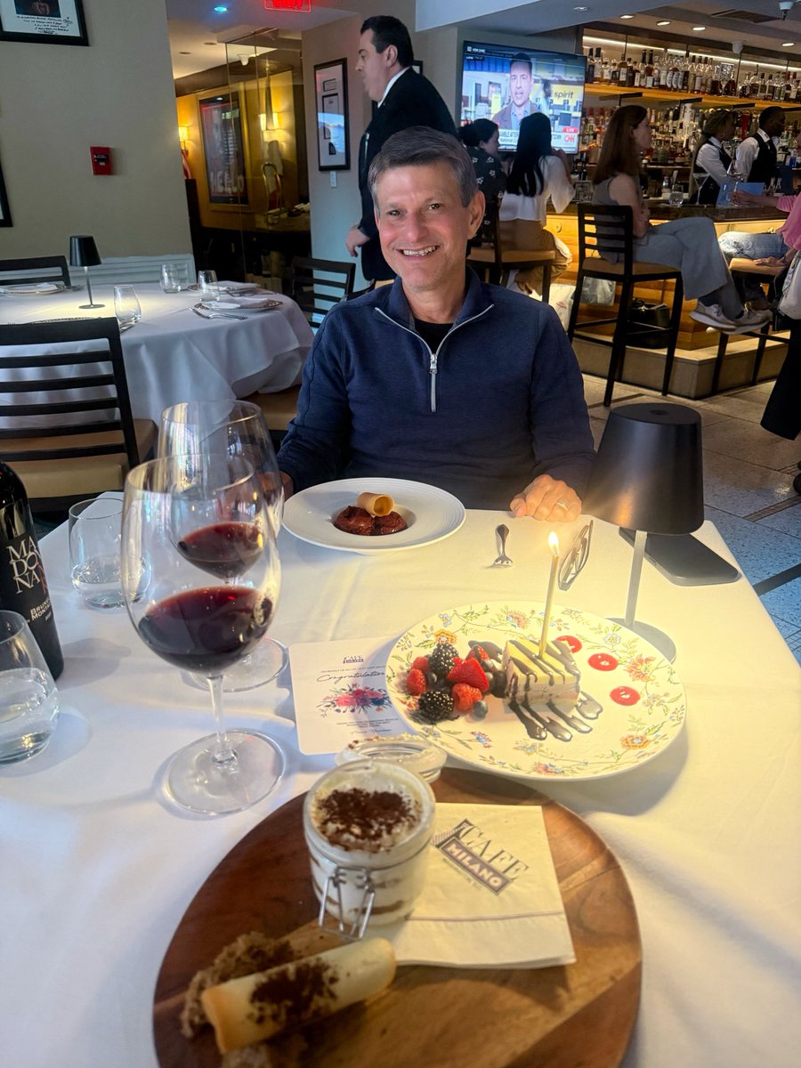 VDGfl's tweet photo. Just the best having my dad in town! ❤️ https://t.co/TAgWldgdN3