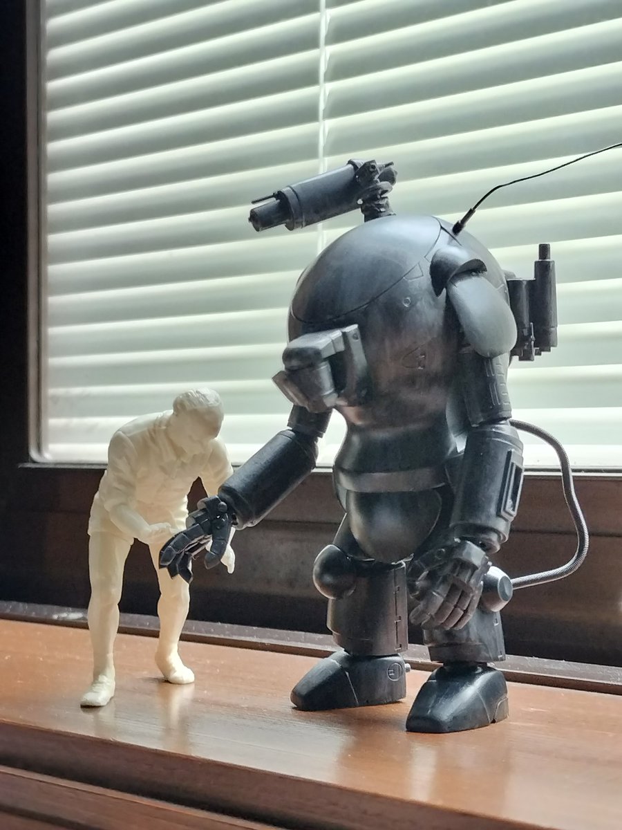 893322monkey's tweet photo. WAVE 1/20 Ma.k ラクーン
基本工作遅すぎてやっと塗装に。
タミヤのピッットクルーを添えて。（いつか改造）
#マシーネン
#マシーネンクリーガー
#maschinenkrieger https://t.co/PGE2nDjB0Y