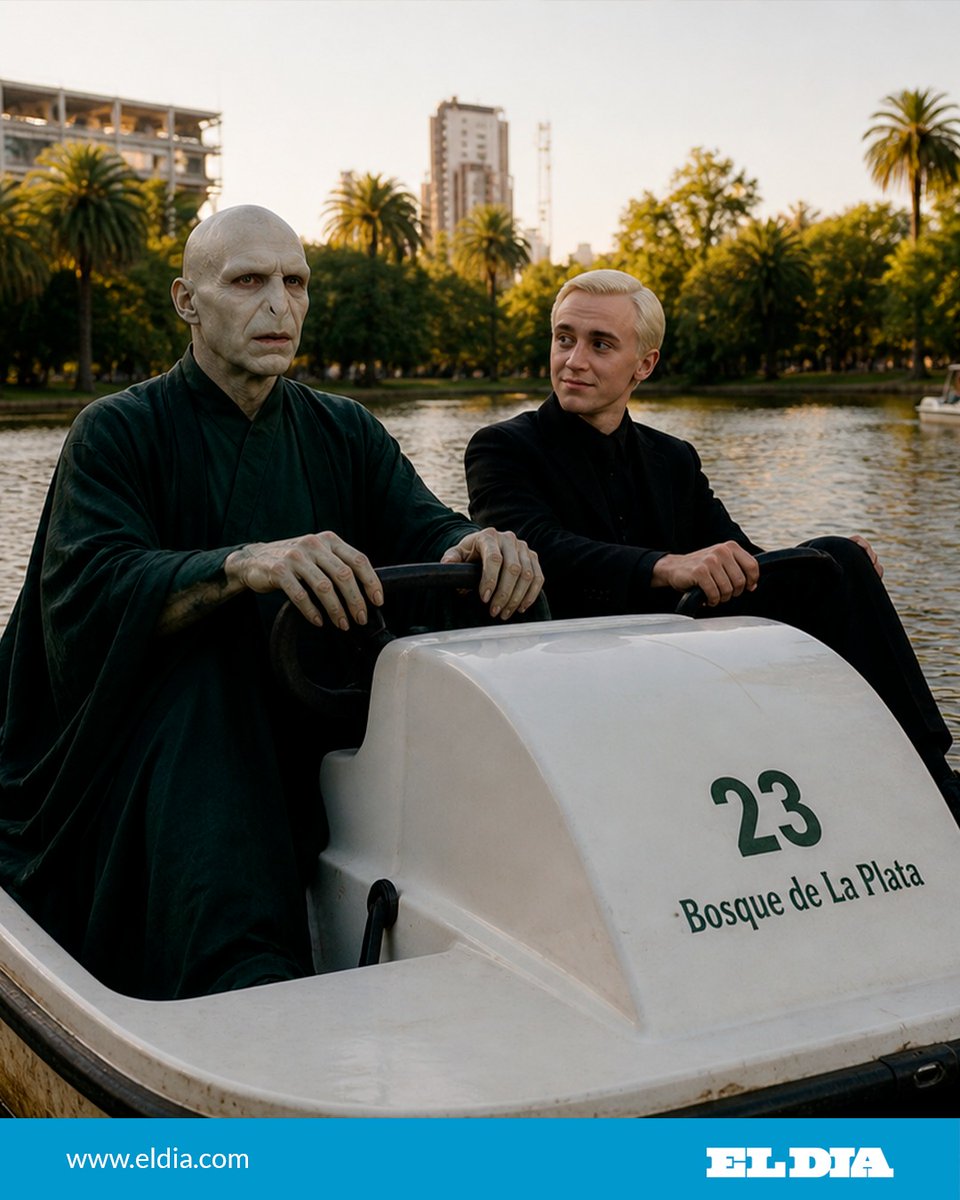 eldialp's tweet image. LA MAGIA LLEGÓ A LA PLATA!🧙‍♂️
En el Día Internacional de #HarryPotter, Diario EL DIA trae a los personajes de la emblemática saga a la ciudad de las diagonales.
¿A quién llevarías a tomar unos mates a Plaza Moreno?
#LaPlata #Magia #IA #Hogwarts #PlazaMoreno