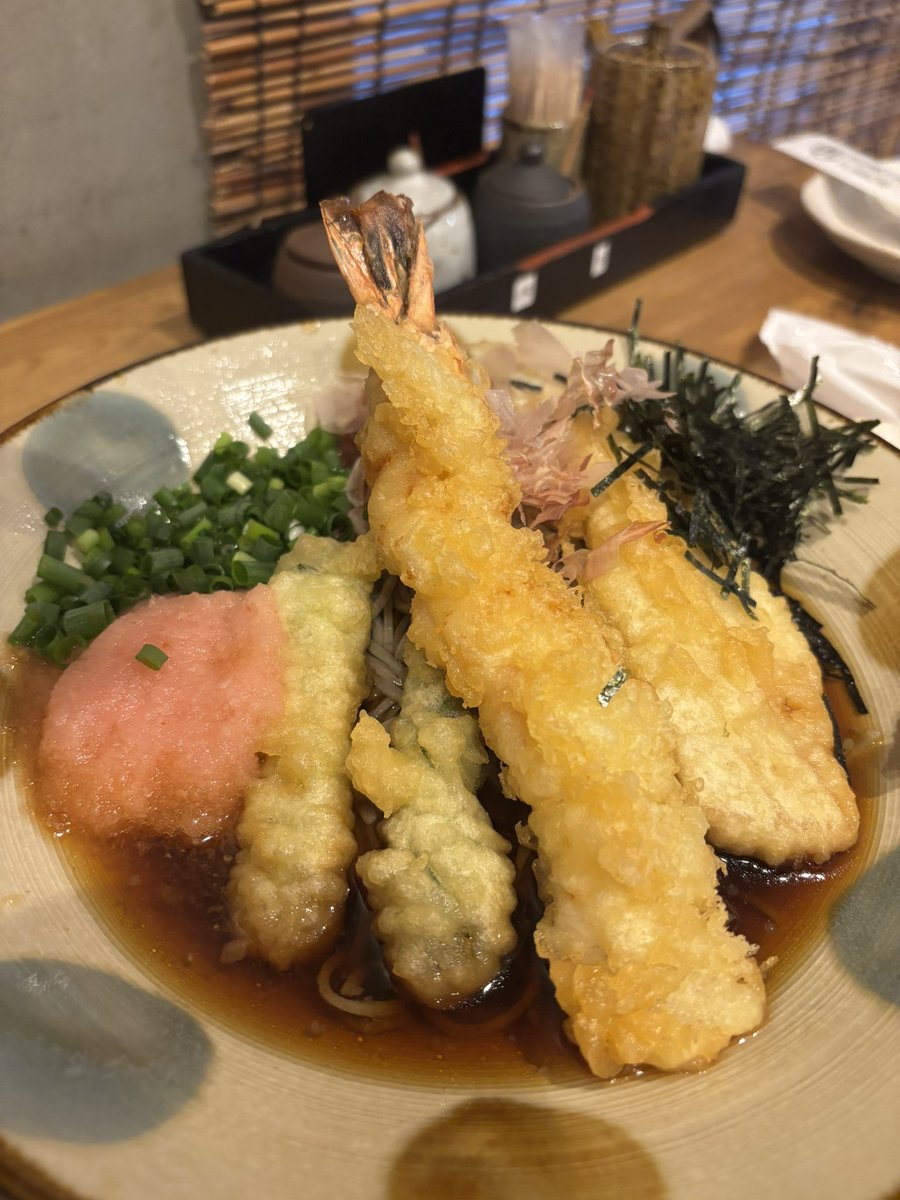 やみい tweet media