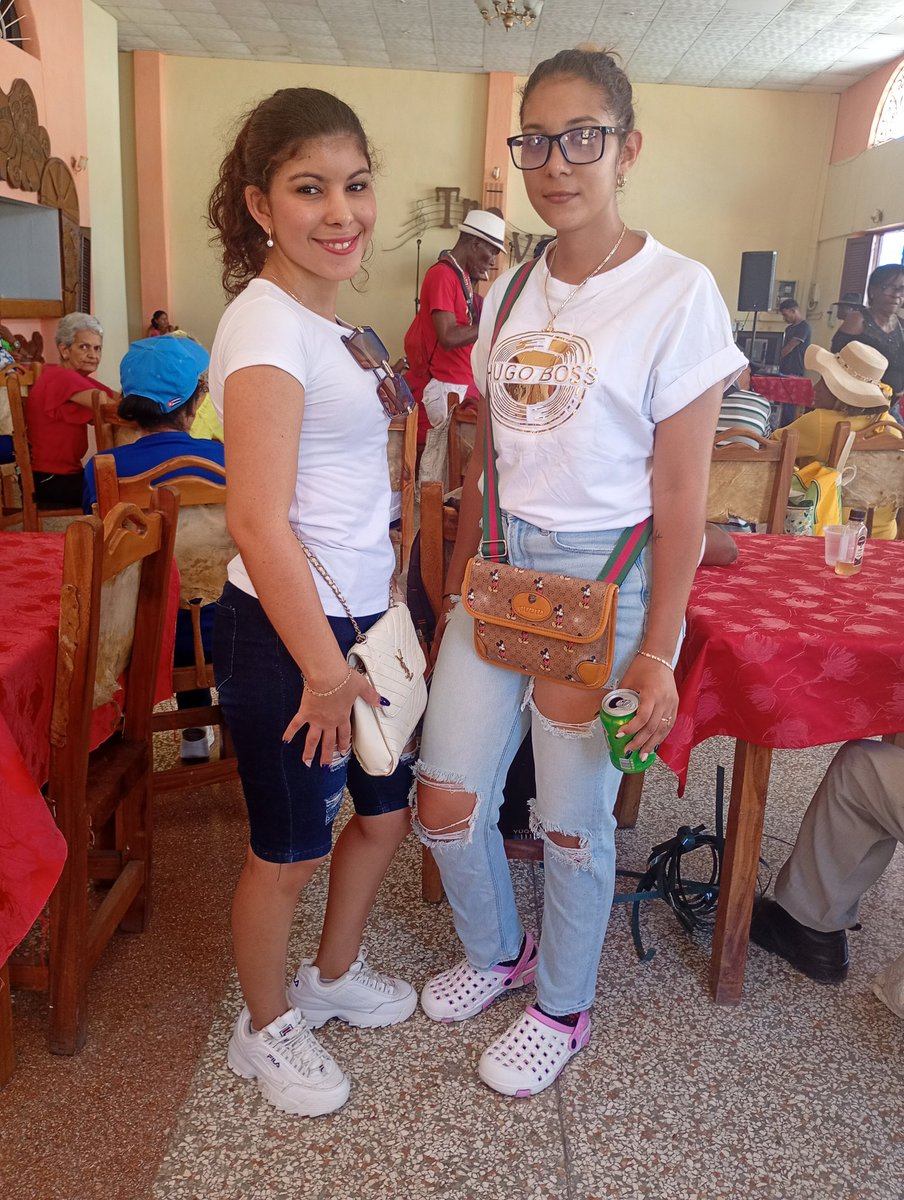 Ellas también bailan Changui.
