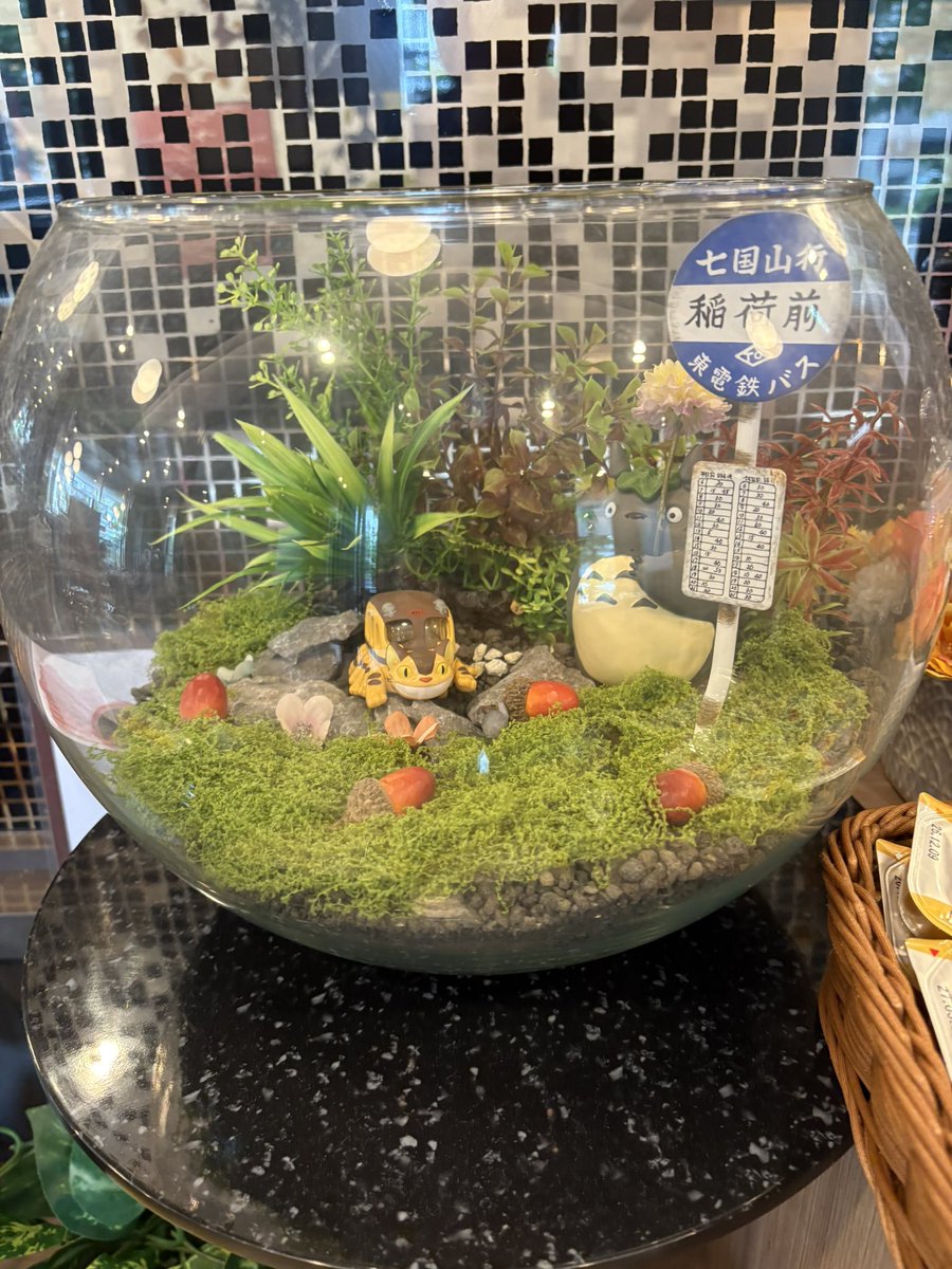 c_miz's tweet photo. 藤が丘のルートイン、これは狙ってるな。笑
ニシンじゃなくて鮭だったけど。
館内装飾もかわいい。 https://t.co/fLHkDYTGPS