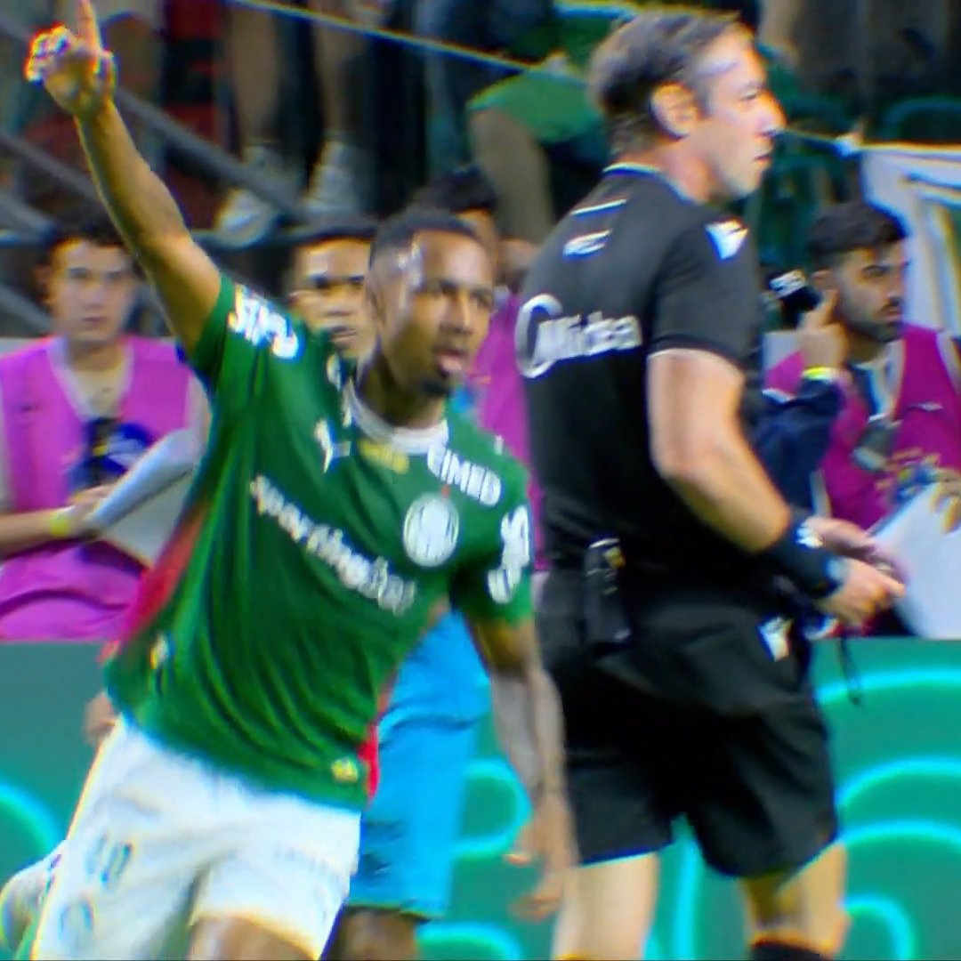 DoentesPFutebol's tweet image. A VIRADA VEIO! NOS ÚLTIMOS MINUTOS!
GOL DO PALMEIRAS!

Allan bateu para o gol e a bola desviou no bumbum de Arias.

Palmeiras 2x1 Santos