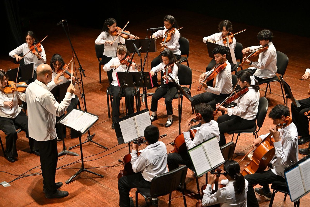 maxcortespress's tweet image. Gobierno de Indira Vizcaíno celebra a la niñez colimense con concierto especial en el teatro Hidalgo

🔗 Entra a la nota completa aquí: maxcortespress.com.mx/2026/05/gobier…

#IndiraVizcaíno #Colima #GobiernoColima #Noticias #MaxCortésPress