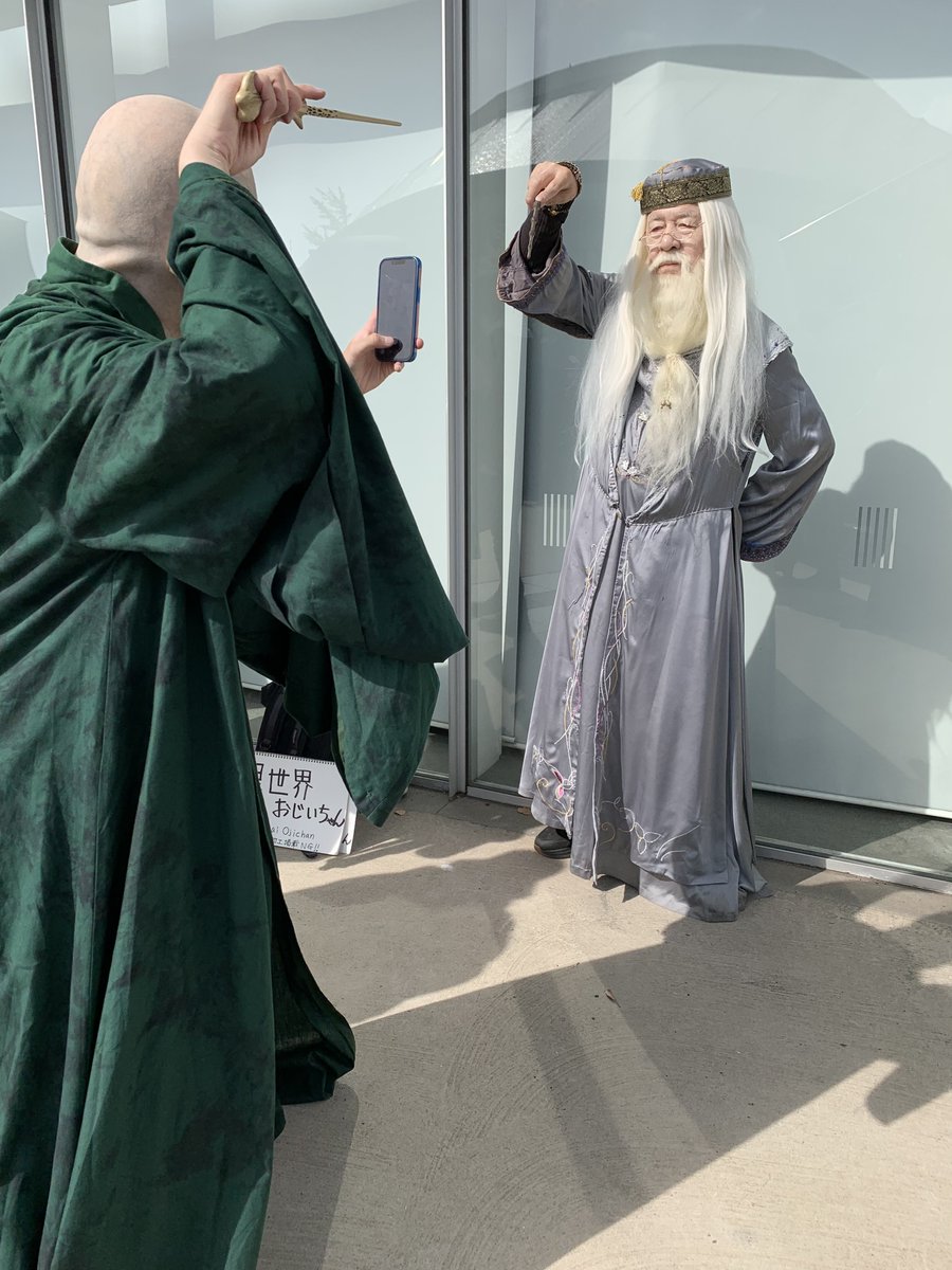#コスプレイヤーの理想と現実

←撮影した写真　　　　　撮影裏→