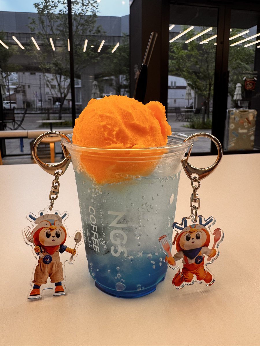 vivico05's tweet photo. 朝活!
相方とまさかのかぶり!
親切なあの人に交換してもらいました。
#ngscoffee
#ヴィヴィくんもぐっもぐっアクリルキーホルダー https://t.co/zyYgqwBdq9