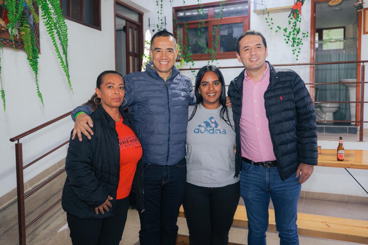 ingwilmerc's tweet photo. Felices de llegar a la acogedora provincia de Tundama, visitamos el municipio de Busbanzá, junto a nuestro representante electo Yamit Hurtado. 🙋🏻‍♂️🌻

Gracias a la gente de Busbanzá por abrirnos las puertas, por su confianza y por acompañarnos con tanto cariño en este camino. A William Peñaloza y su familia, a los concejales y a los demás líderes, nuestro agradecimiento profundo por caminar a nuestro lado. 

Busbanzá, ¡siempre cuenten con nosostros!💚✊🏻