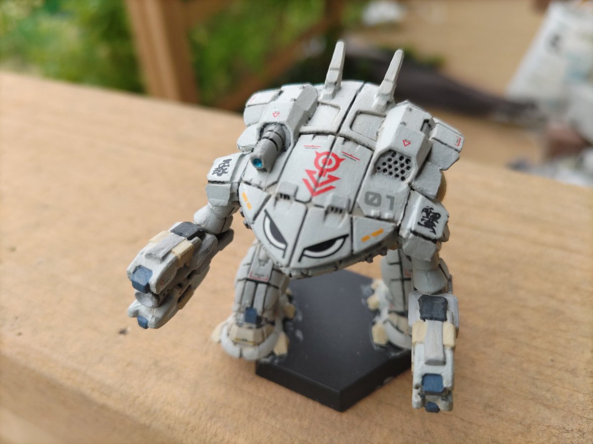 Yatiu1's tweet image. バトルテックからKGC−001 キングクラブ。前回のクラブと合わせてスター・ウォーズ風にデカールで遊んでみました。漢字は象蟹でキングクラブを表現。　#バトルテック　#battletech