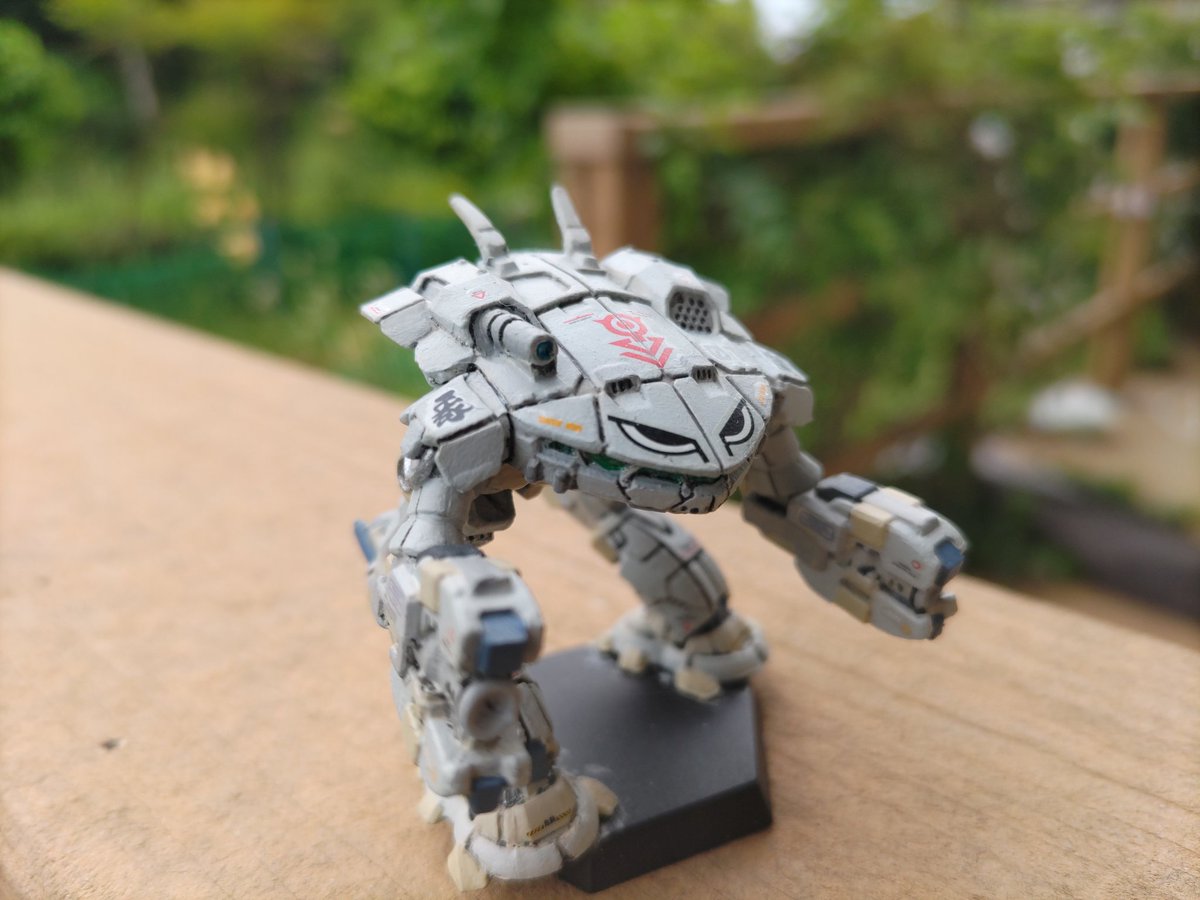 Yatiu1's tweet image. バトルテックからKGC−001 キングクラブ。前回のクラブと合わせてスター・ウォーズ風にデカールで遊んでみました。漢字は象蟹でキングクラブを表現。　#バトルテック　#battletech