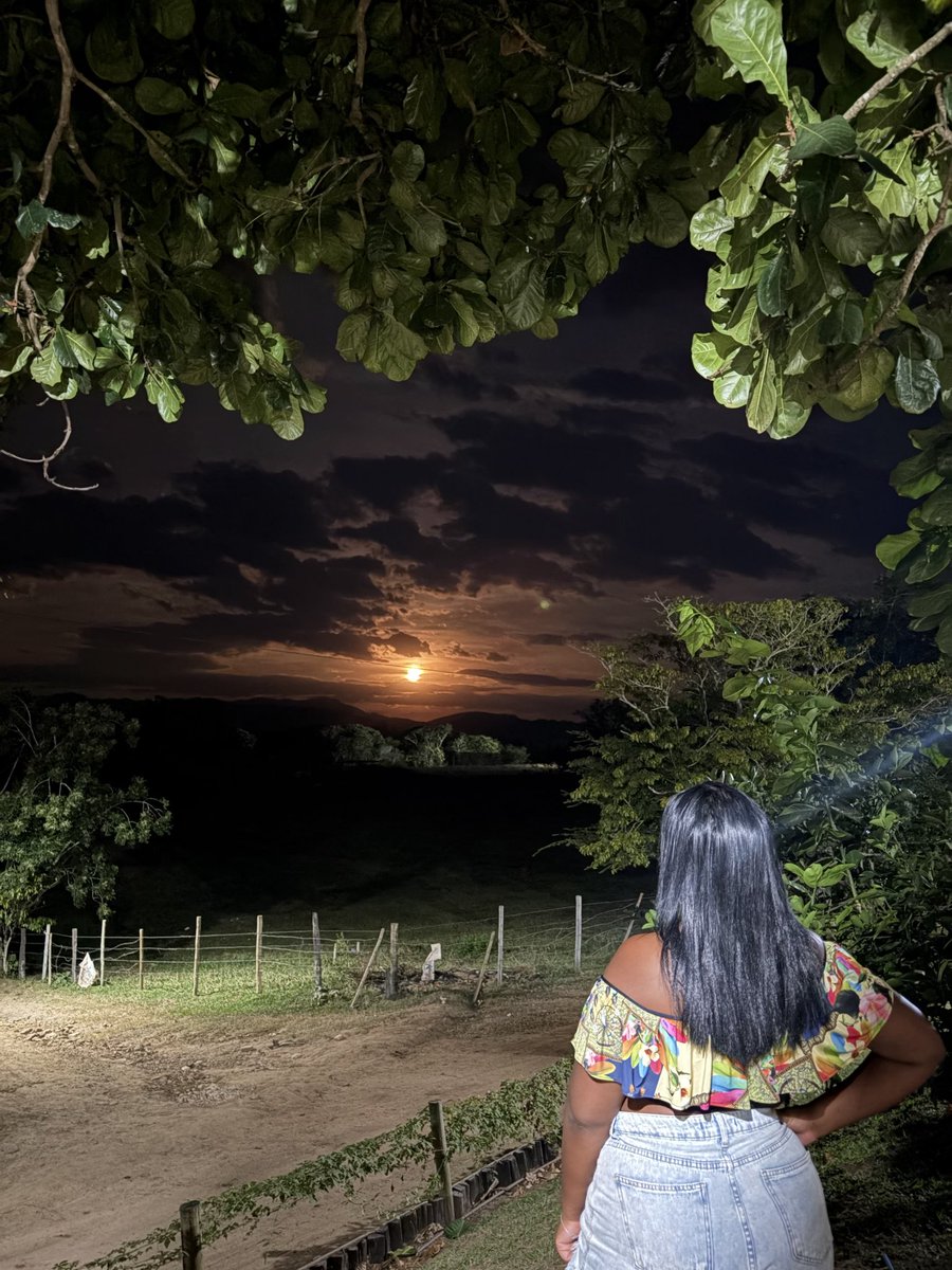 LeyseaneO's tweet photo. A lua está perfeita hoje ✨🌕😍 https://t.co/NgpUx78ReF