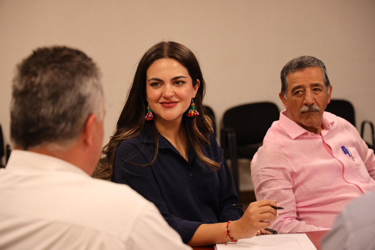 Andrea Chávez tweet media
