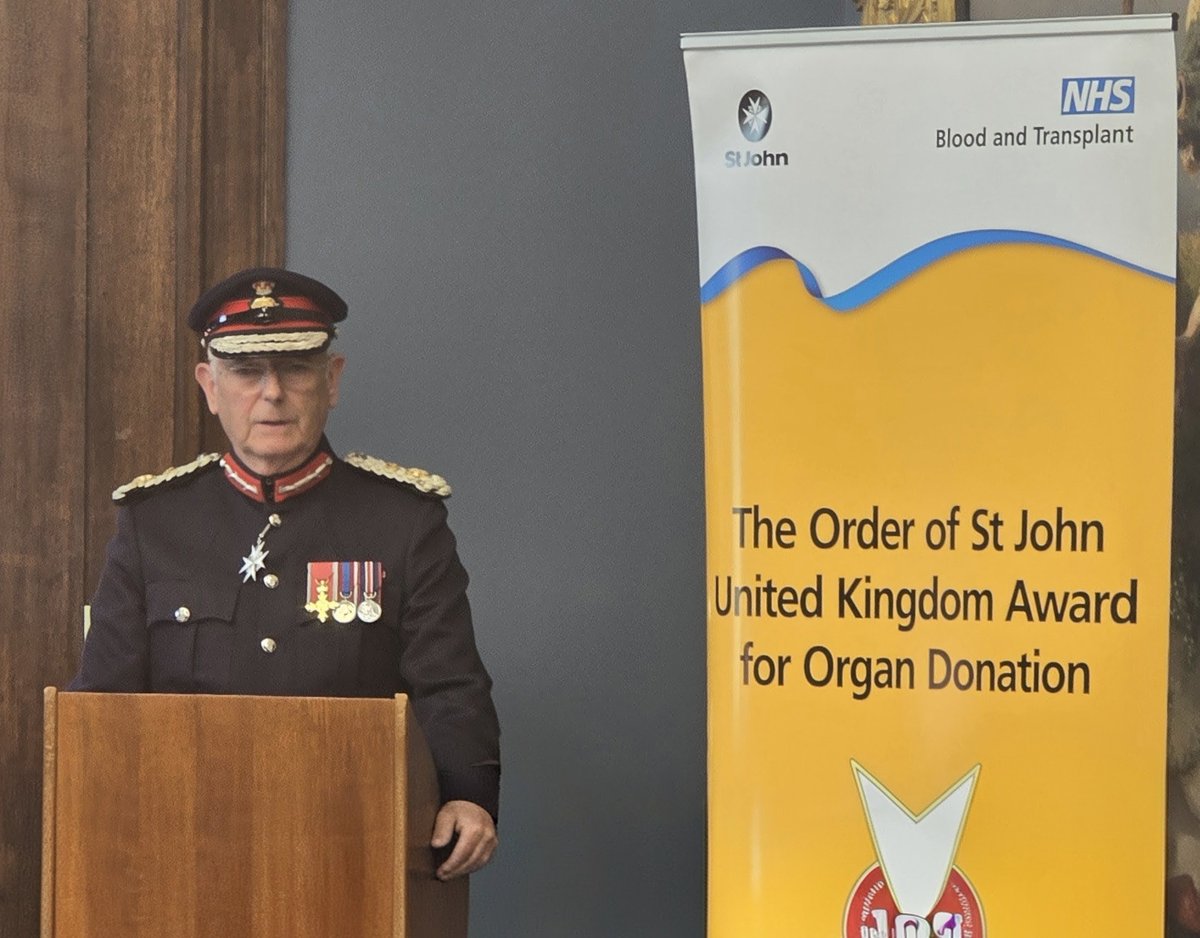 ERLieutenancy's tweet photo. #ERLordLieutenant presented #OrderOfStJohn Organ Donation Awards at #BeverleyArtGallery honouring the incredible generosity of donors and the compassion of their families who save lives across the UK 💛 #OrganDonation #EastRiding #Hull #ERDeputyLieutenant #ERLieutenancy https://t.co/RHhhbnqlQm