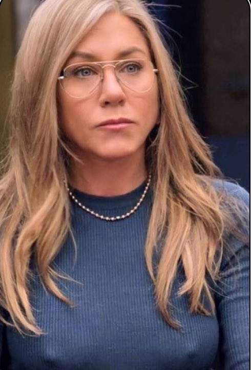 Jennifer anniston tweet media