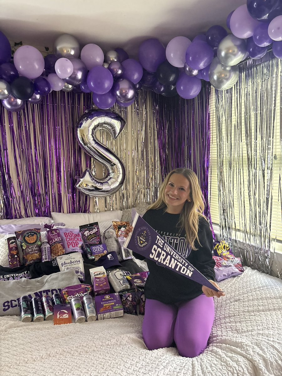 LisaMateoTV's tweet image. DECISION DAY: 
University of Scranton here she comes! Proud of you baby girl 💜 @universityofscranton #nursing #collegebound