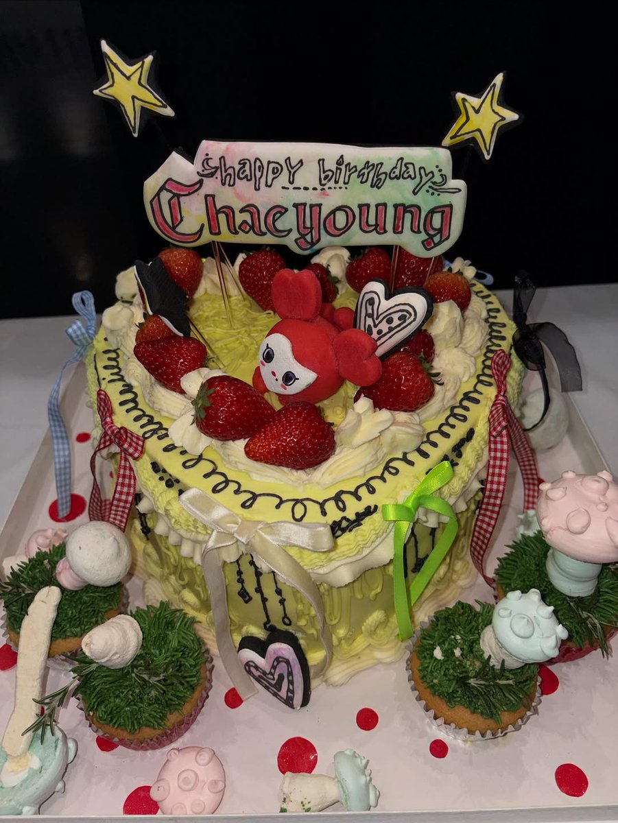 TwiceKjpNews's tweet image. Nova atualização da #CHAEYOUNG no Instagram. (2/3)