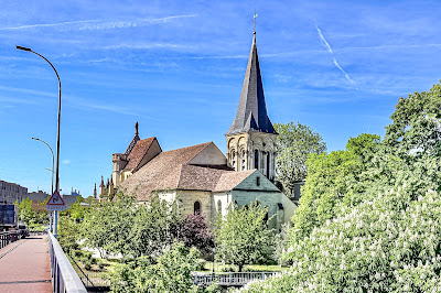 parisladouce's tweet photo. Ailleurs : Église Notre-Dame de Chatou, la plus ancienne de la commune, coeur de l'ancien village
https://t.co/g3xBINSPlK
#ailleurs #patrimoine #chatou #yvelines #eglise #architecture https://t.co/E5uiciQT5x