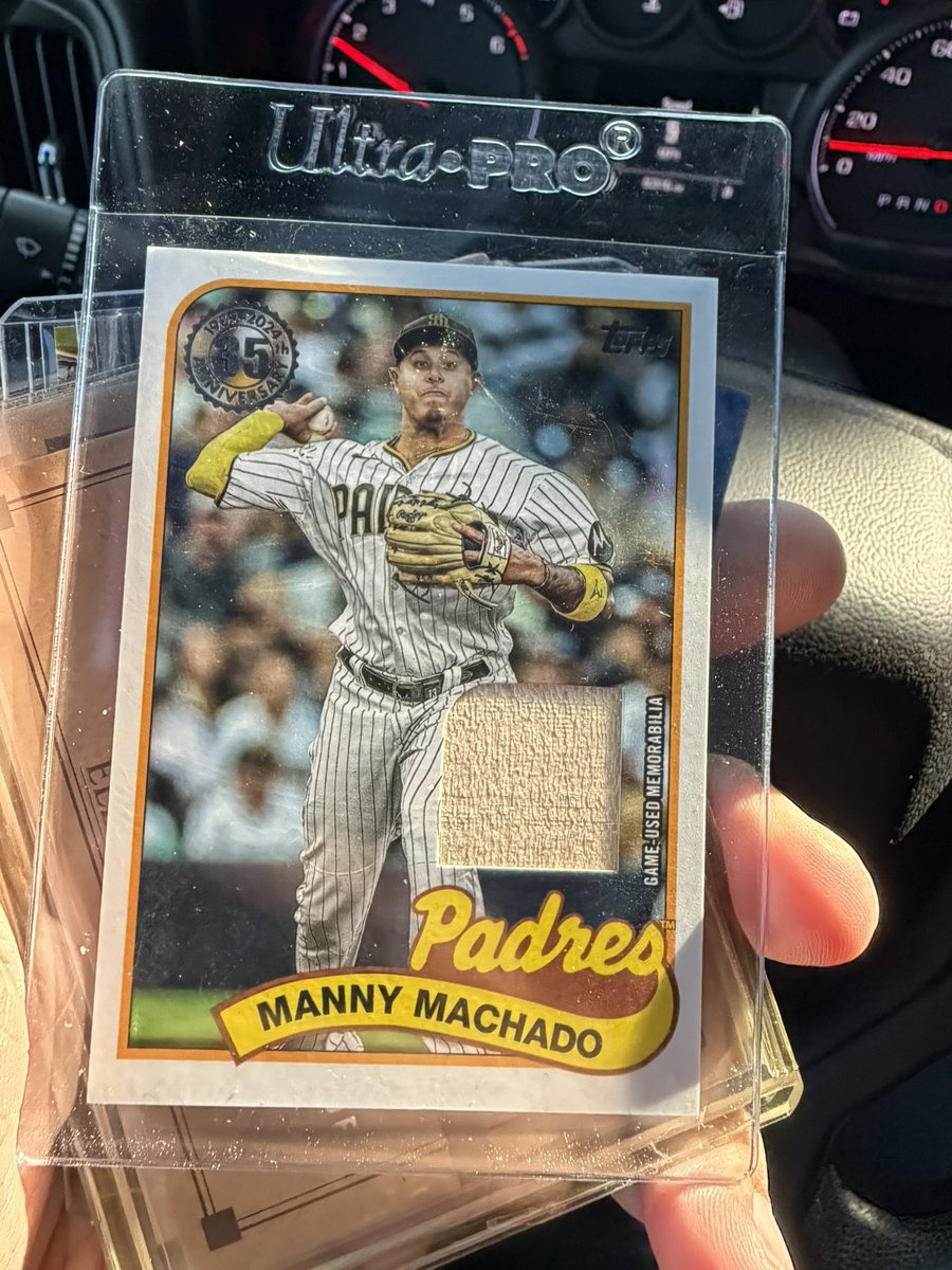 RichardLopez's tweet photo. I don’t get to buy many cards these days but picked up these at a yard sale today for $20! I’ve made worse purchases before 😂 few photos below! https://t.co/jLO7vsmdCM