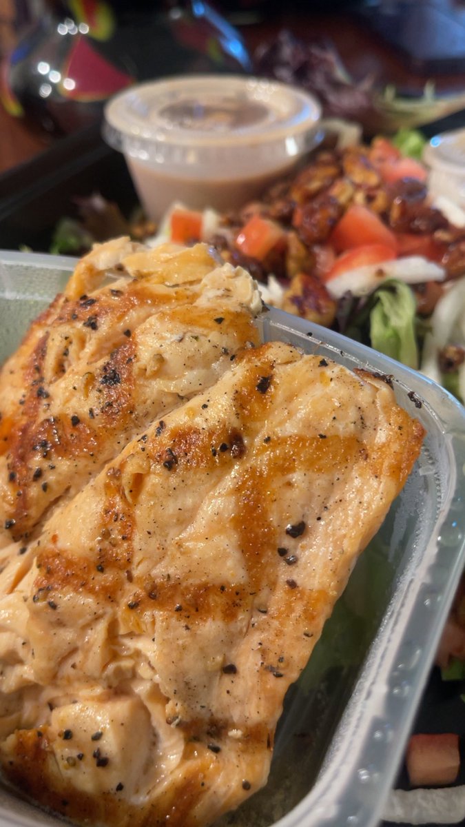 HICLASS's tweet image. I can definitely eat salmon every(MF)day #soGood🥰👌🏾