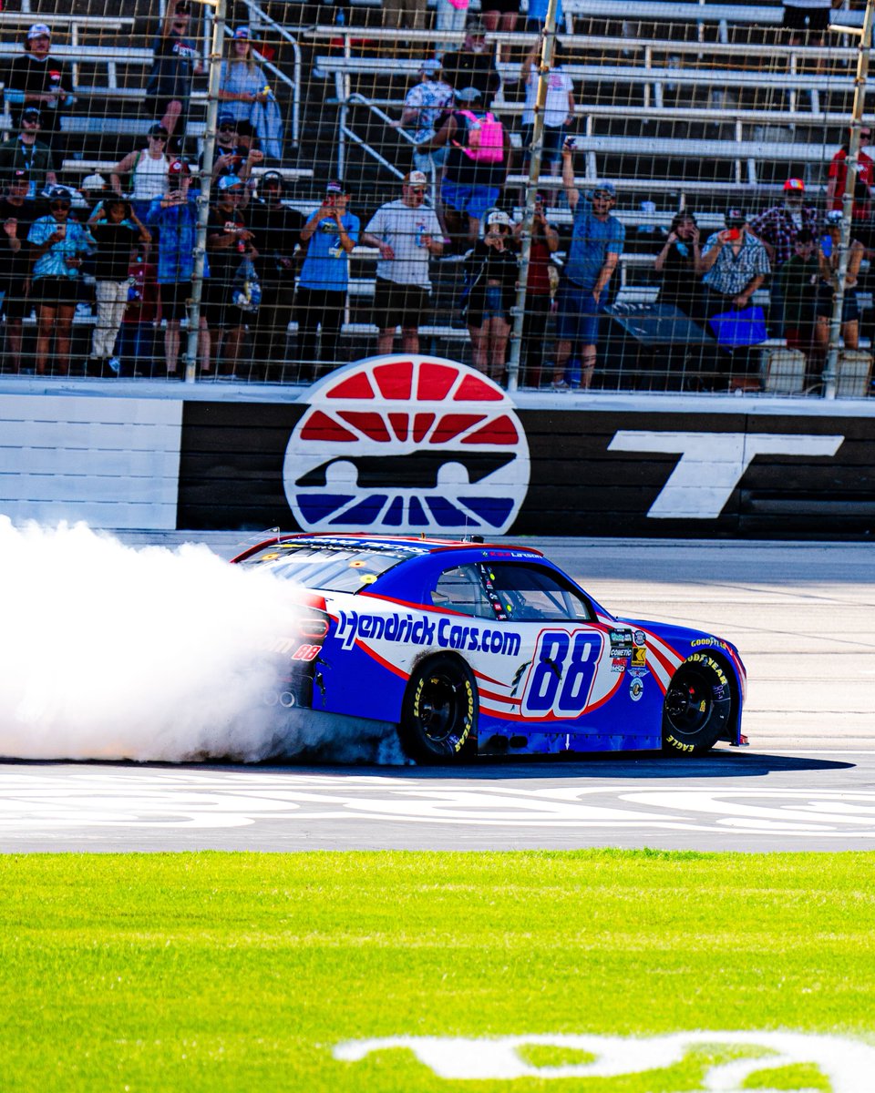 NASCAR O’Reilly Auto Parts tweet media