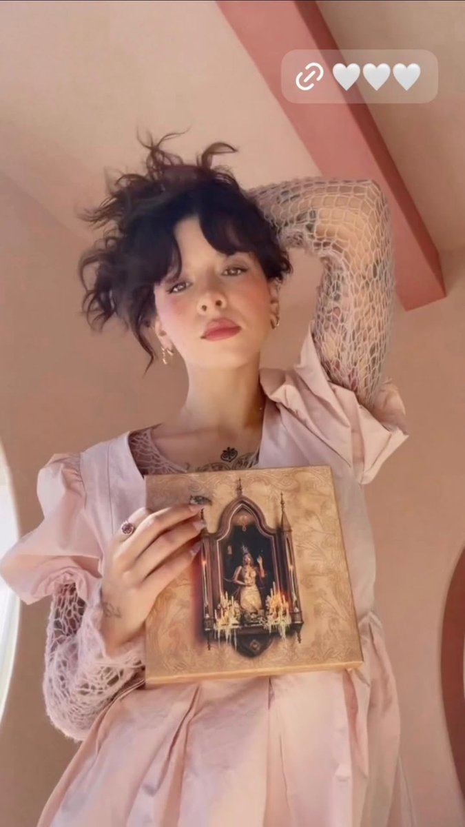 Melanie Martinez Acre tweet media