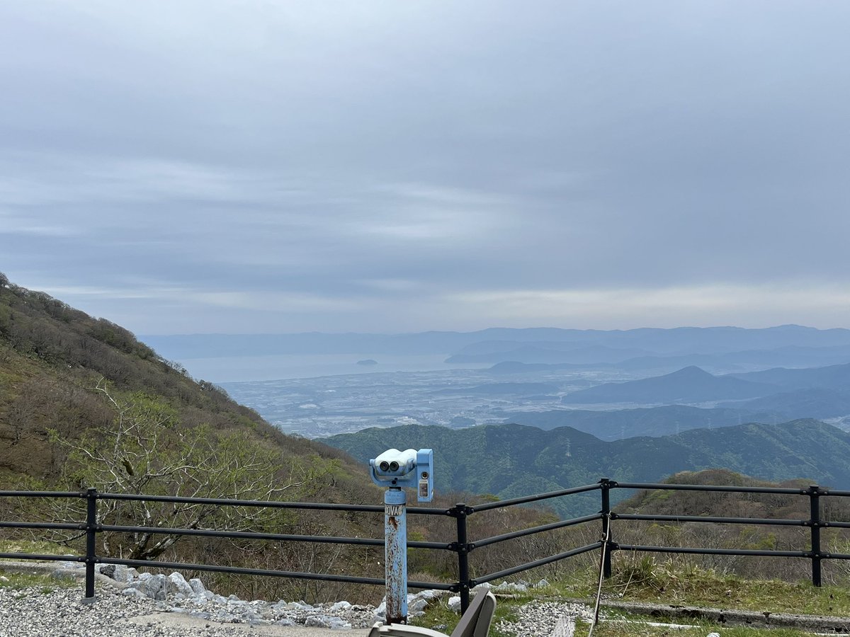 山頂、さむいさむい。