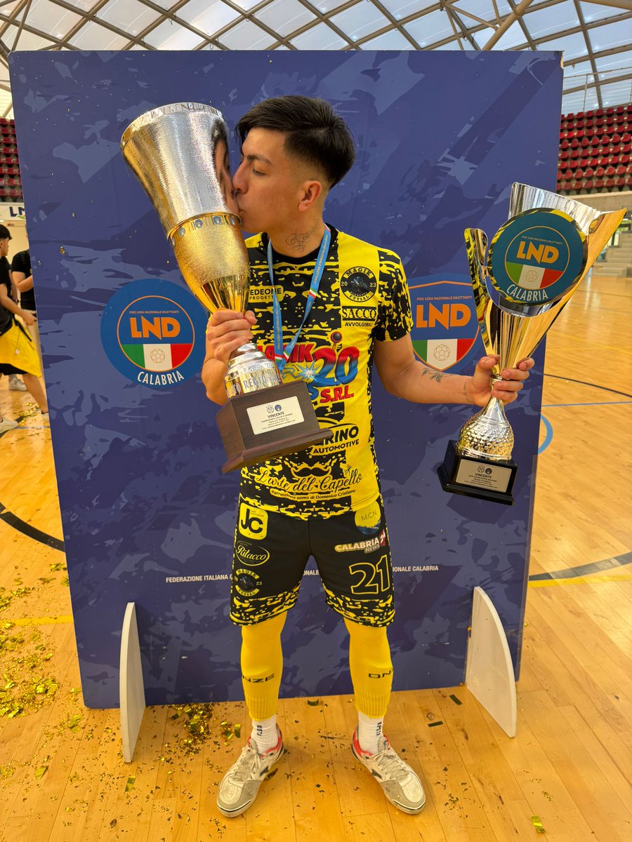lampar29's tweet photo. Campeones de liga🏆✅
Campeones de supercoppa🏆✅ https://t.co/opeixjj4cA