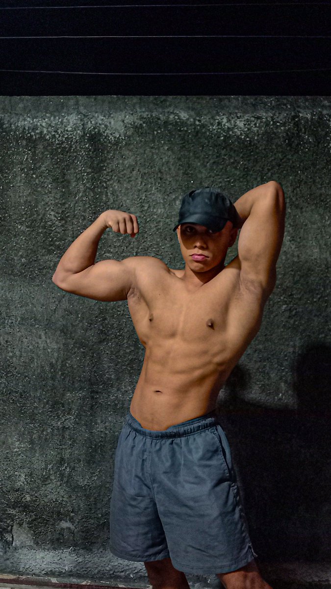 Jnosdaj's tweet image. Você não negocia com o treino, você executa. #gym #PINTOSAWARDS #academia #PINTOAWARDS #gymtok #PINTOAWARD #workout #pintoawards #gymcouple
