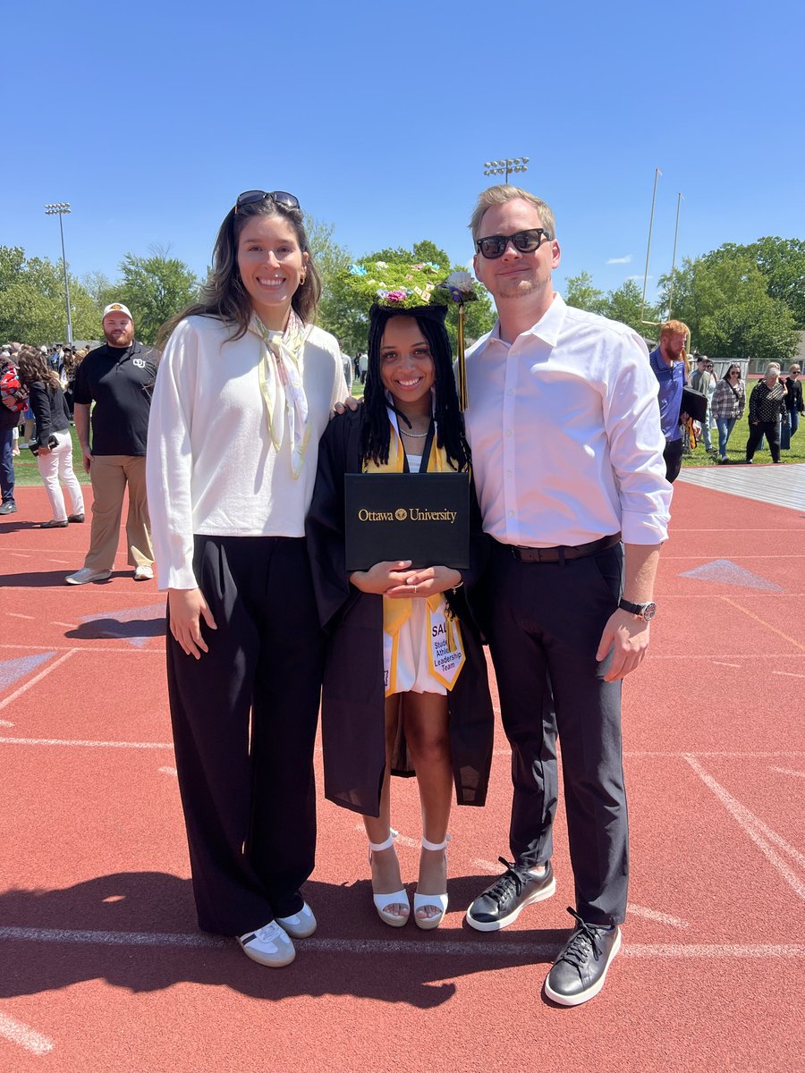 OUBravesWBB's tweet photo. Caps off to our graduates today❗️🎓

Kiersten Markos graduated Summa Cum Laude, while Tiyani Rollins and Desiree Marshall-Penny both earned Distinction. Proud of these Braves! https://t.co/kQfuF8oqgz