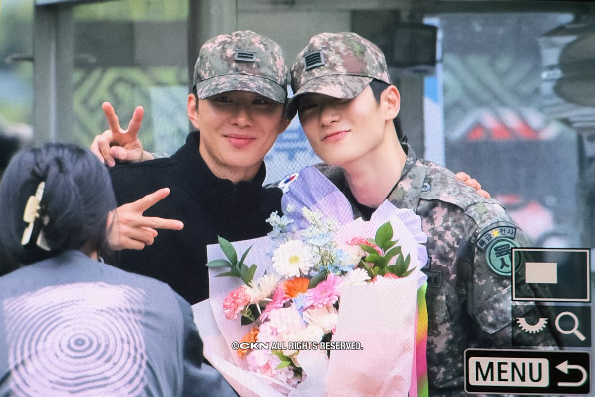 봄 tweet media