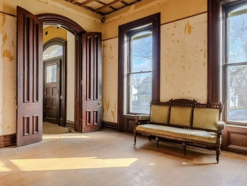 oldhouseunder50's tweet image. Save This Old c.1885 #Indiana #Italianate - The Frank Morse House Reduced to $166,500. 
oldhousesunder50k.com/save-this-old-…