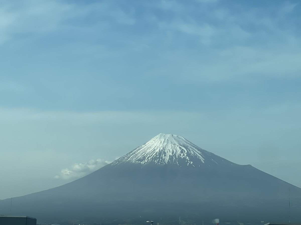 ENSATTY's tweet photo. #背景が青い空と白い雲貼ってね見た人もやってねお願い
やっぱこれでしょう〜。
／^o^＼ﾌｯｼﾞｻ-ﾝ https://t.co/fmWdWx9j2a