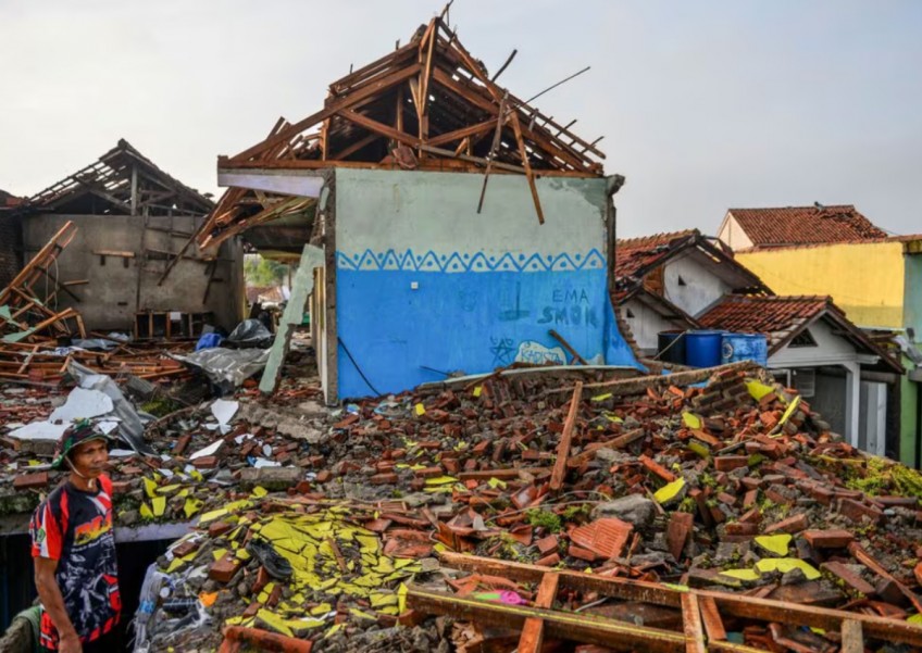 AnglesBeirut's tweet image. Damage from the tornado.