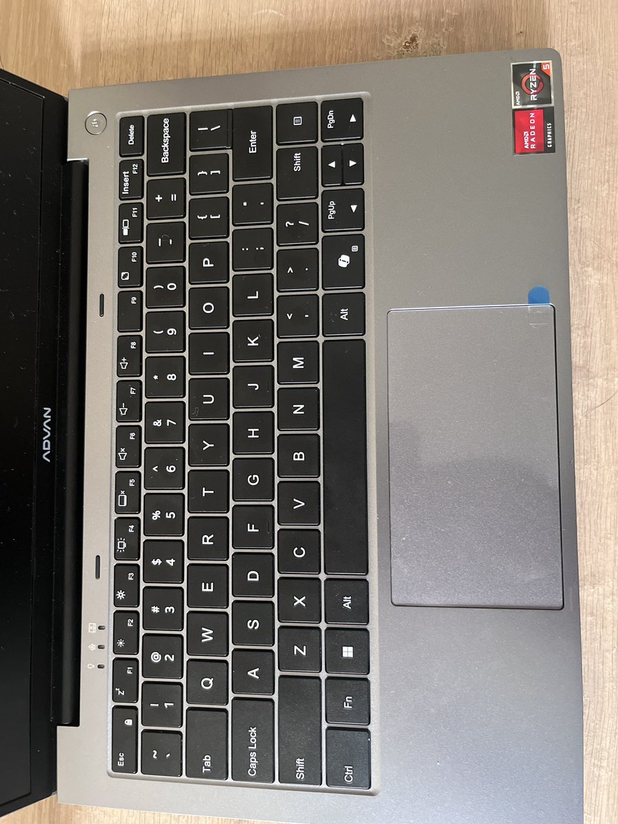 WTS  Laptop Advan Workmate 3500U
✅ Ryzen 5 (14inch)
✅ fullset fullbox + bag, masih garansi 1 tahun
✅ lokasi jaktim
✅ bisa oren jugaa
✅ baru dipake seminggu baru beli kemarin tanggal 26 april
✅ udah inc anti gores layar

💰5jt pas (boleh nego)
#zonauang #zonajajan