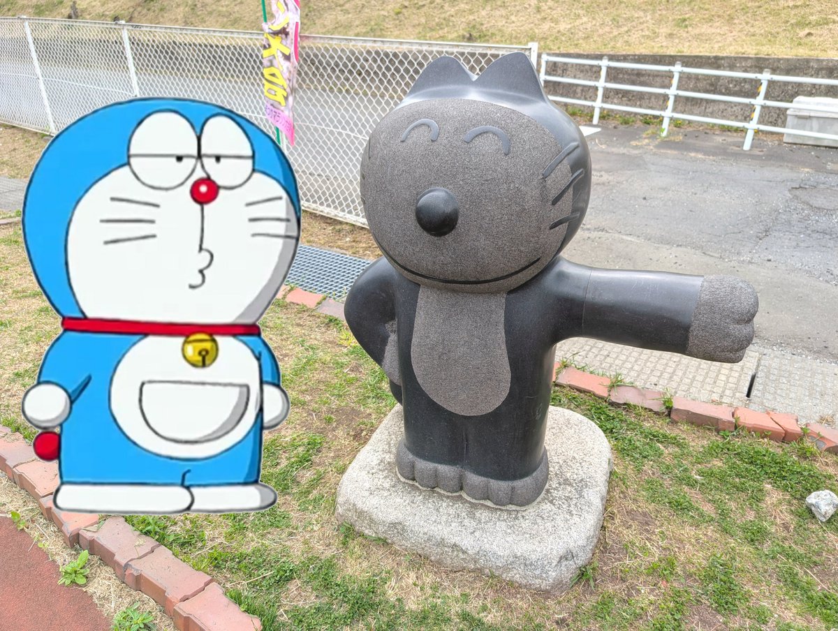 絵本「11ぴきのねこ」の石像🐱 (作者の馬場のぼる氏は三戸町出身
