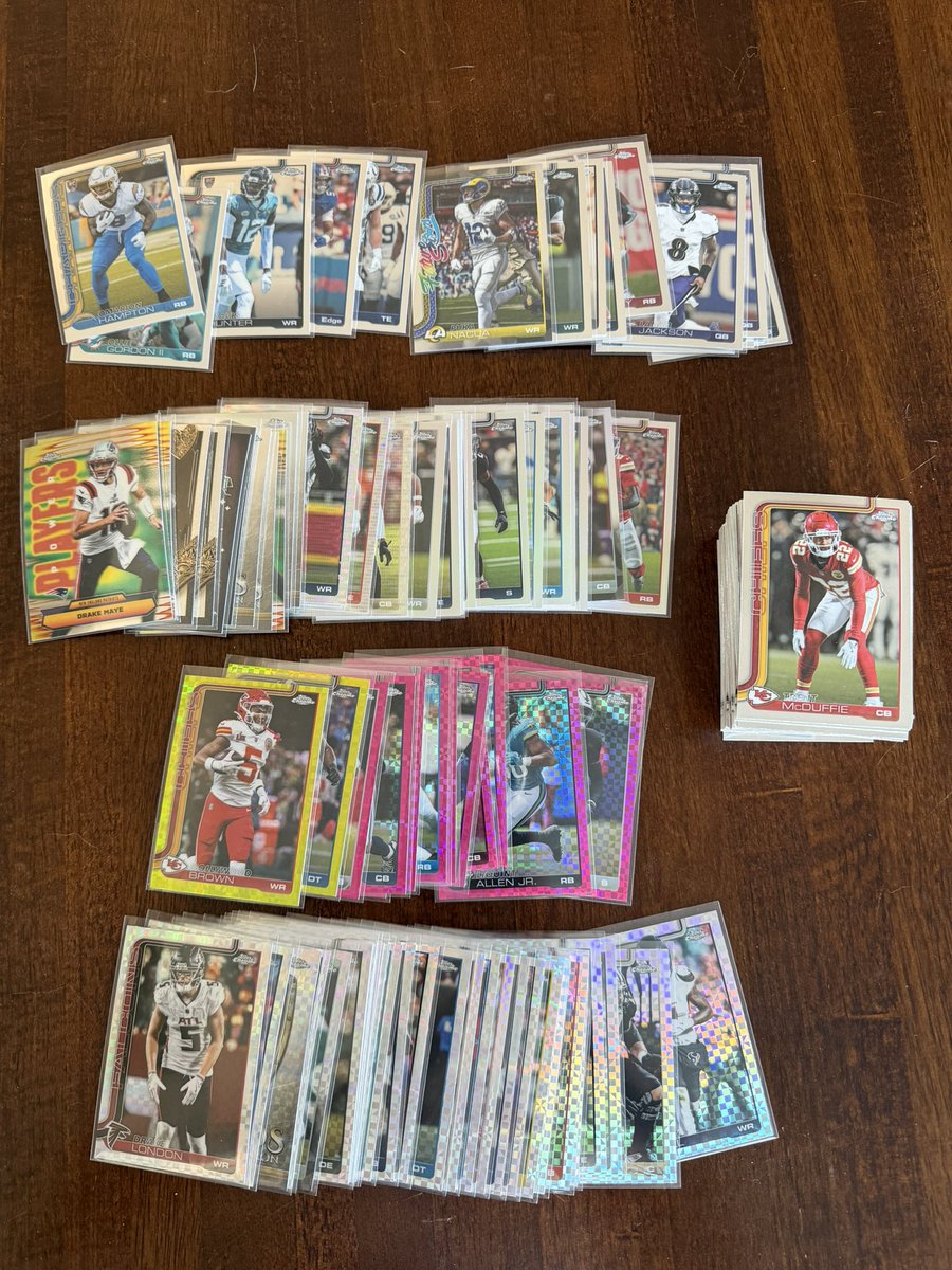 JimmyKrick's tweet photo. $45 shipped.  26 Xfractor, 14 color Xfractor, 4 pulsar, 17 refractors, 8 inserts, some rookies and stars and bunch of base.  Repost appreciated. https://t.co/fHEsIdZW6M