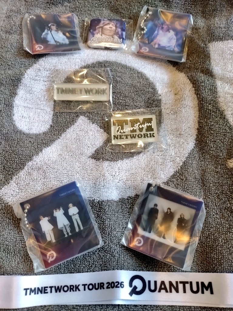 引きの強さと、謎のガチャ交換社交性を発揮したダンナタカシ🤭
ウツさん缶マグネットは1種類だけ手に入らなかったけど、私は1つもウツさん出せなかったから…嬉しいな💕