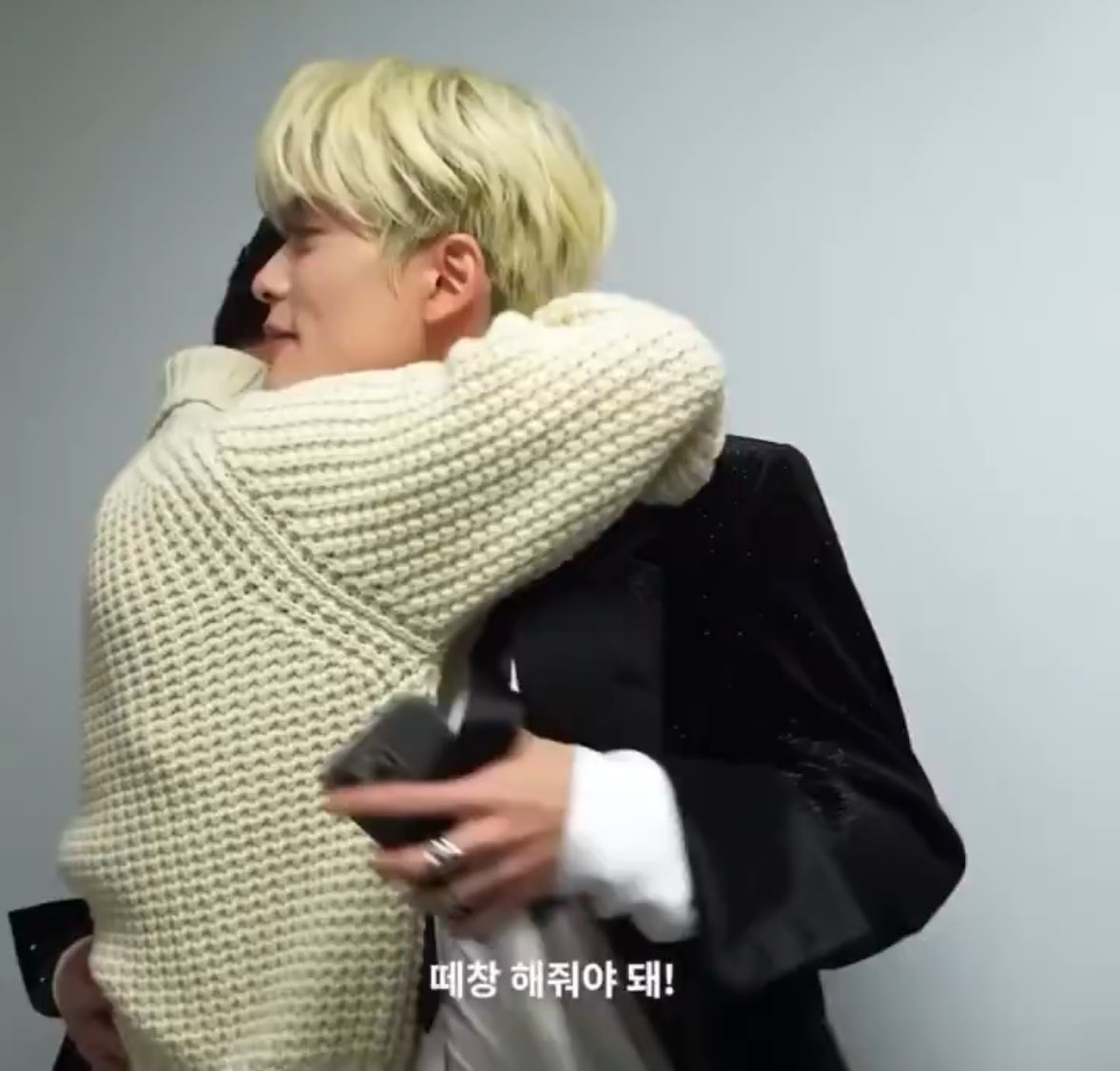 กอดของแจจอง เหมือนเดิมไม่เปลี่ยนเลย 😭