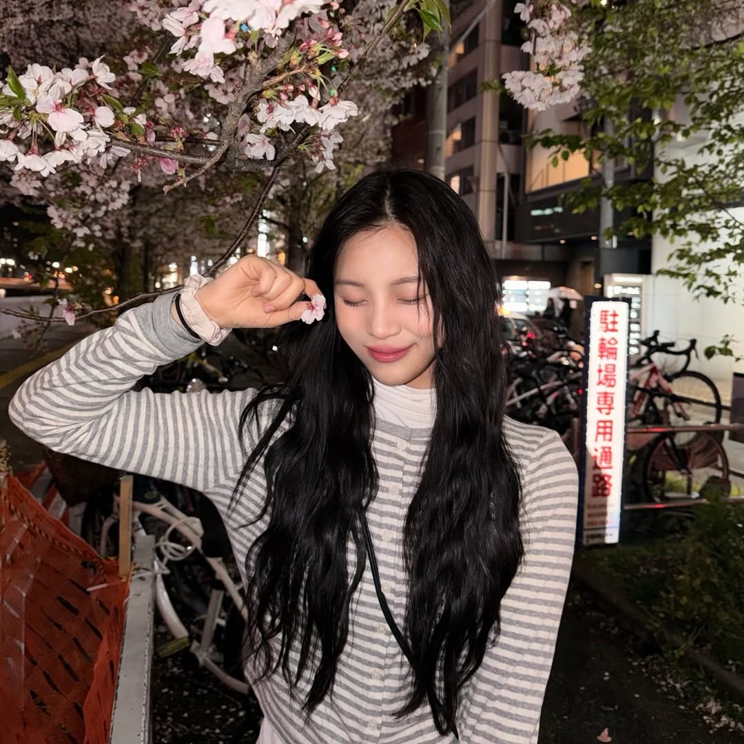 Check pinned). 김예원 tweet media