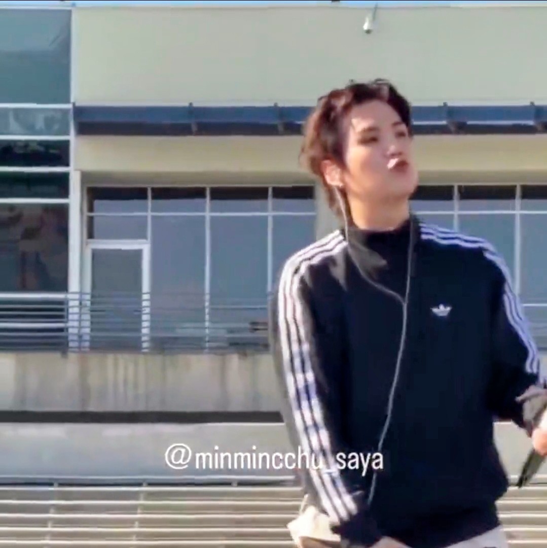 민 tweet media