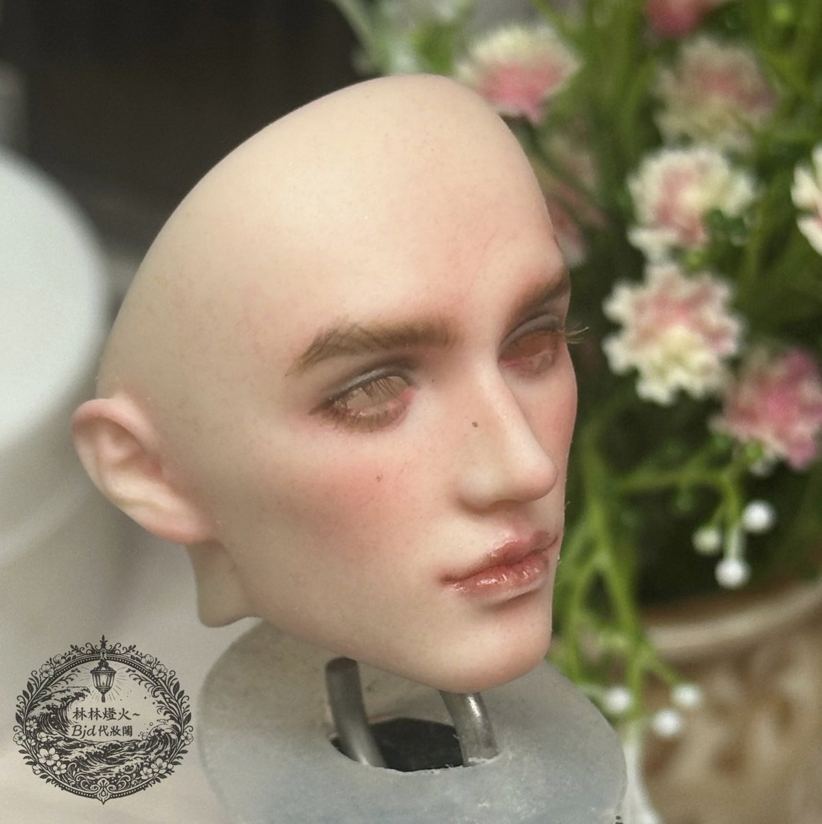 LinlinBJD's tweet image. 特六！！！

第一次挑戰畫特六！！！關節手上使用了對岸的「甜橙酥酥」老師給我的防刮噴劑，此噴劑可防鑷子與刀尖刮不傷妝面，這樣在玩手型的時候也不用怕指甲或是尖銳物品會刮傷，最特別的是用普通卸妝用品也可以卸除💗🫶🏻🫶🏻🫶🏻

#bjd #bjdmakeup #art