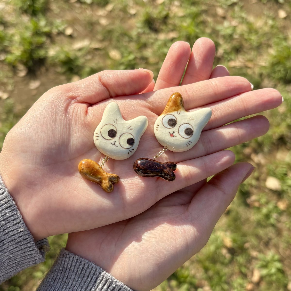 hakoneko_33's tweet photo. 📢🐈デザインフェスタvol.63に出展いたします！

今回は陶器のブローチを新しく販売いたします😳
お見かけの際には、ぜひ覗いて行ってください✨

出展日 : 2026/5/23(土),24(日) 両日
時間 : 10:00〜18:00
会場 : 東京ビッグサイト
ブース : 西館4階 M-167,168
出展名 : takatan

#デザフェス63 https://t.co/WJUHjyjHvq