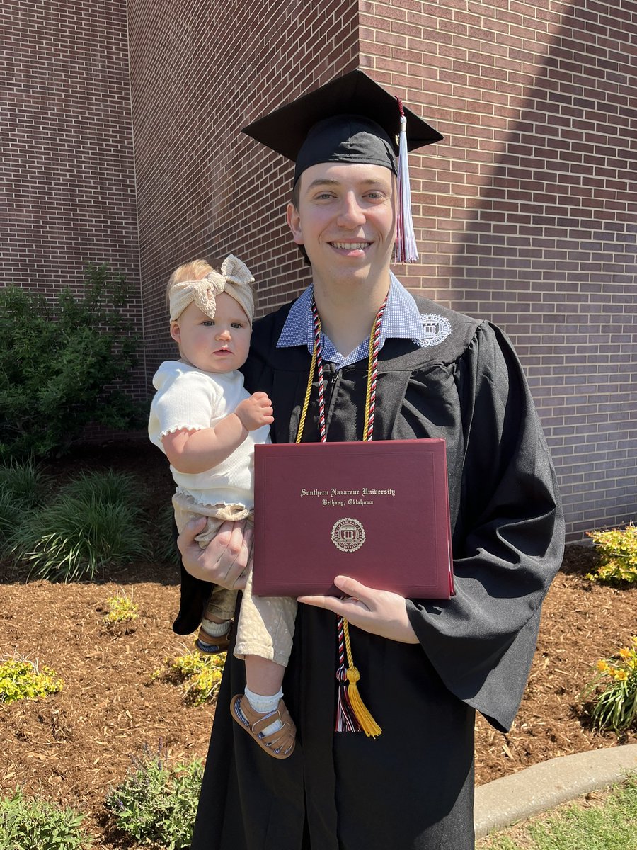 sweetd_33's tweet photo. It has been a good day celebrating Graham’s graduation from college.  He actually graduated in December in 3.5 years because he is a smarty like that, but today he walked with his classmates.  Really good family &amp; friends are ready to support him in the next stage! #TeamThomason https://t.co/bdWE6aiauw