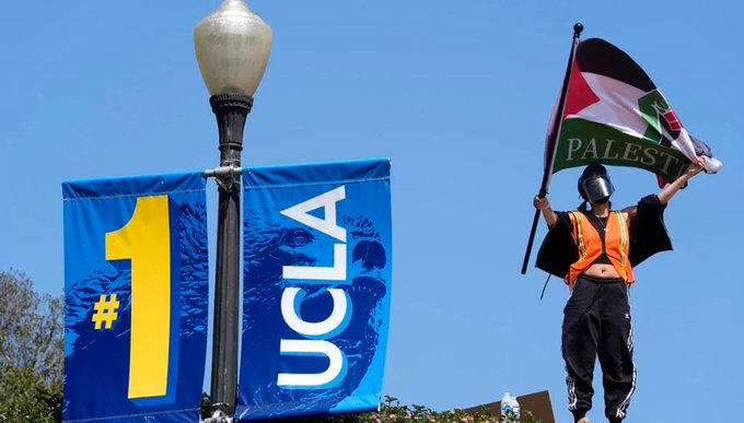 StevenS23337721's tweet image. .@UCLA THREATENS #Conservative #students, proving that ‘woke’ is not dead.

The University of California at Los Angeles got caught threatening to punish conservative students after its event was disrupted by liberal agitators. 
UCLA has since walked that threat back, but it is