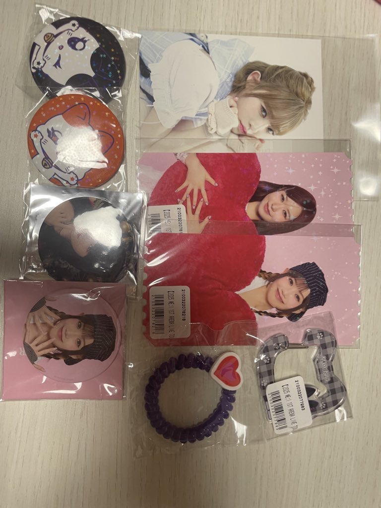 peyane_'s tweet photo. 求 高見文寧トレカ類（リプに貼ります）
グッズ類非常に求めておりますなんでも求めておりますのでお気軽にお声掛けください🙇🏻‍♀️
譲  画像の物+かぷっこふれんず清水恵子 佐々木心菜 山本すず 海老原鼓
郵送での交換希望です📮
 #ME_I交換   #ME_I_交換 https://t.co/rYXjgMfy17