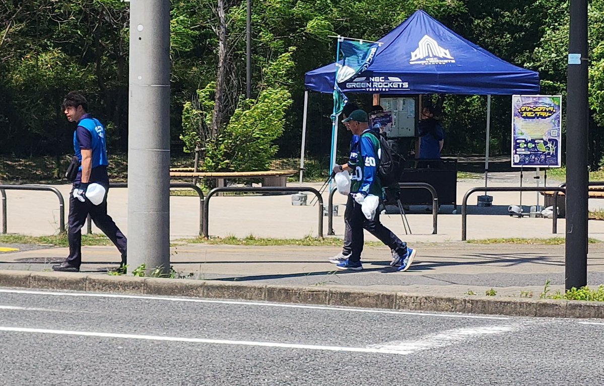まるごみかしわ tweet media