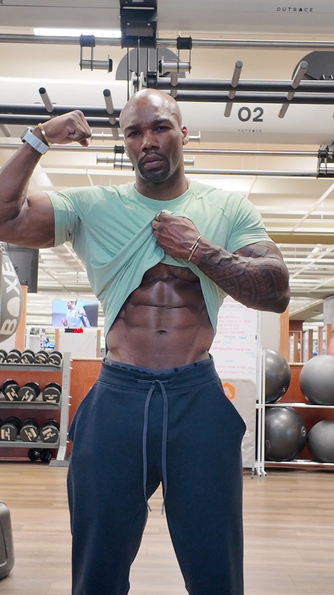 DiamonddCcutt's tweet image. Built in silence, revealed with discipline. Every detail is earned, not given  this is what consistency looks like when it shows.

#Discipline #Consistency #GymLife #BuiltNotGiven #Mindset